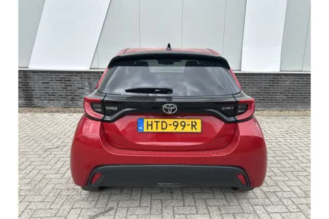 Toyota Yaris (2025) thumbnail 4