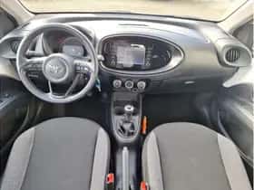 Toyota Aygo X (2022) thumbnail 11