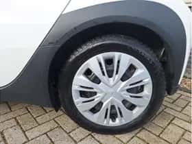 Toyota Aygo X (2022) thumbnail 24