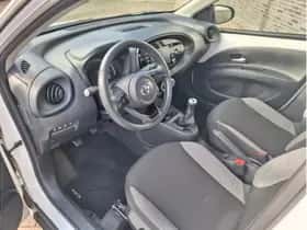 Toyota Aygo X (2022) thumbnail 9