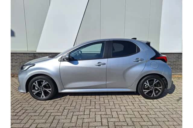 Toyota Yaris (2025) thumbnail 3