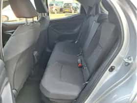 Toyota Yaris (2025) thumbnail 23