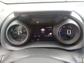 Toyota Yaris (2021) thumbnail 12