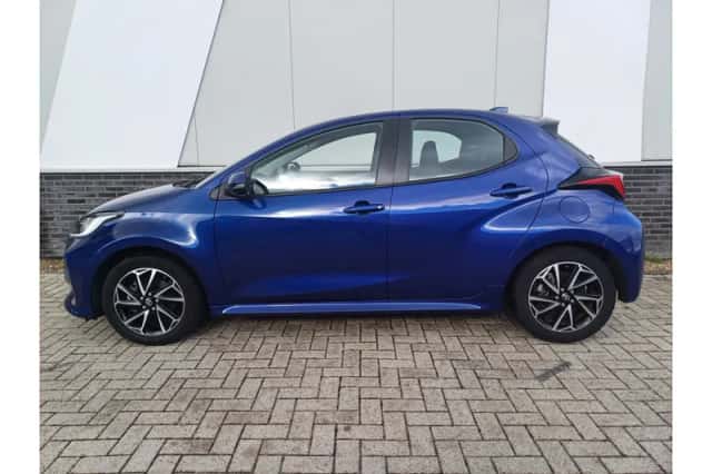 Toyota Yaris (2021) thumbnail 3