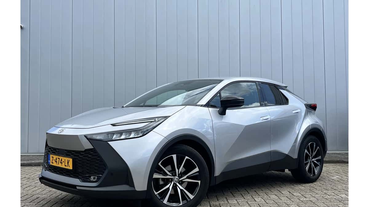 Toyota C-HR (2024) — foto 1