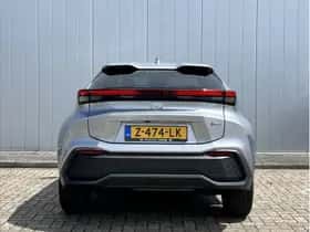 Toyota C-HR (2024) thumbnail 3