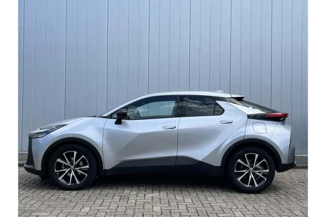Toyota C-HR (2024) thumbnail 4