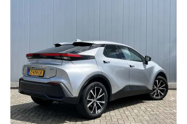 Toyota C-HR (2024) thumbnail 5