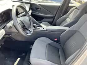 Toyota C-HR (2024) thumbnail 7