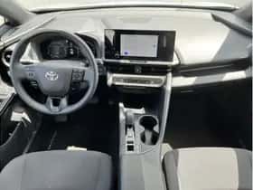 Toyota C-HR (2024) thumbnail 9