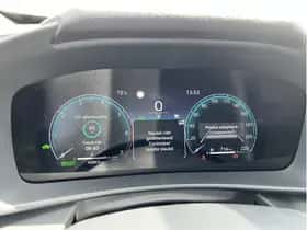 Toyota C-HR (2024) thumbnail 10