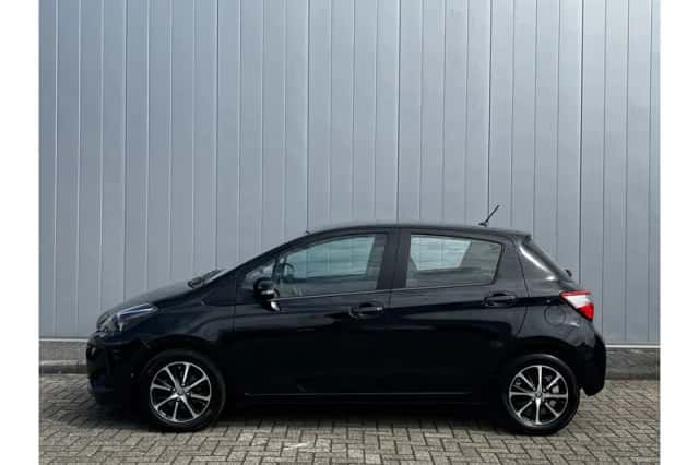 Toyota Yaris (2020) thumbnail 5