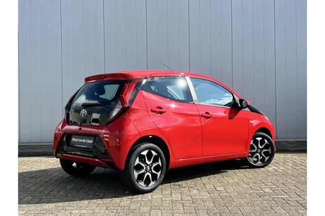 Toyota Aygo (2021) thumbnail 3