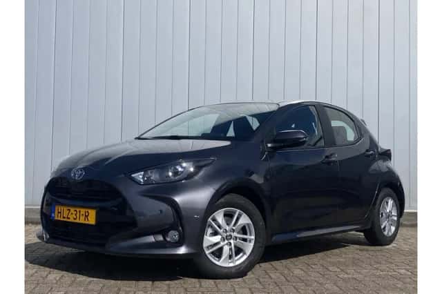 Toyota Yaris (2025) thumbnail 1