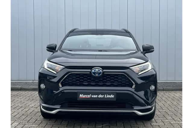 Toyota RAV4 (2022) thumbnail 3