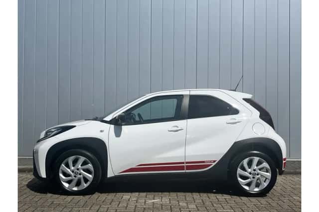 Toyota Aygo X (2022) thumbnail 2