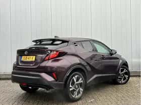 Toyota C-HR (2023) thumbnail 5