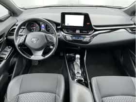 Toyota C-HR (2023) thumbnail 10