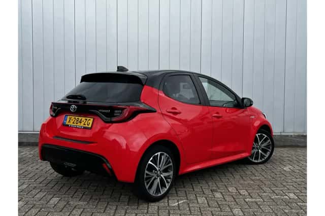 Toyota Yaris (2021) thumbnail 4