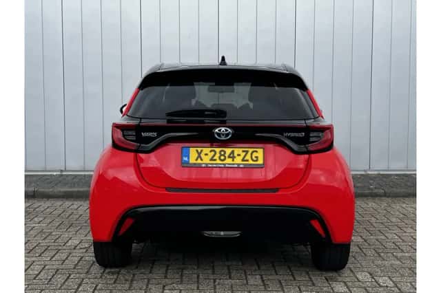 Toyota Yaris (2021) thumbnail 5