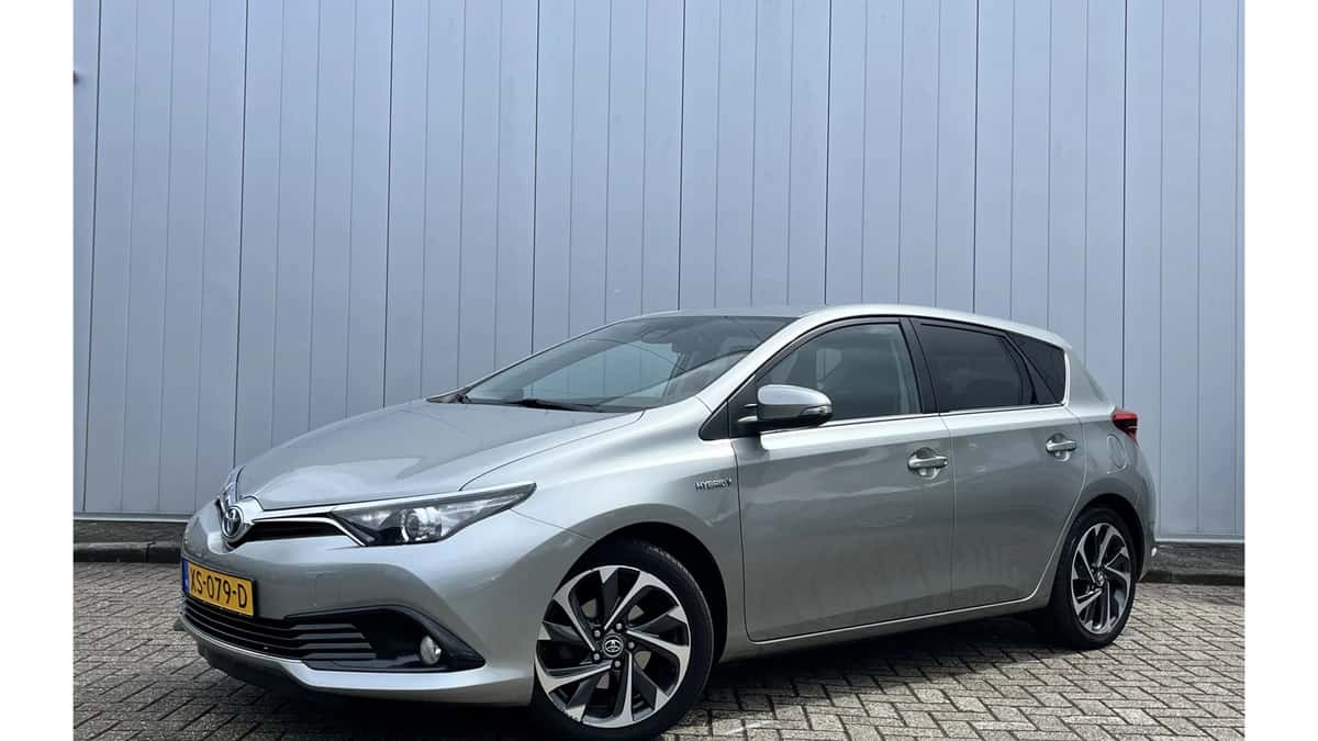 Toyota Auris (2016) — foto 1