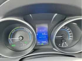 Toyota Auris (2016) thumbnail 14
