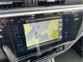 Toyota Auris (2016) thumbnail 15