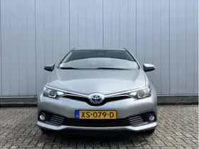 Toyota Auris (2016) thumbnail 3