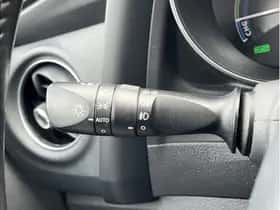 Toyota Auris (2016) thumbnail 22