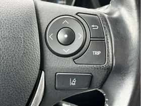 Toyota Auris (2016) thumbnail 23