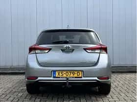 Toyota Auris (2016) thumbnail 5