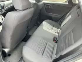 Toyota Auris (2016) thumbnail 8
