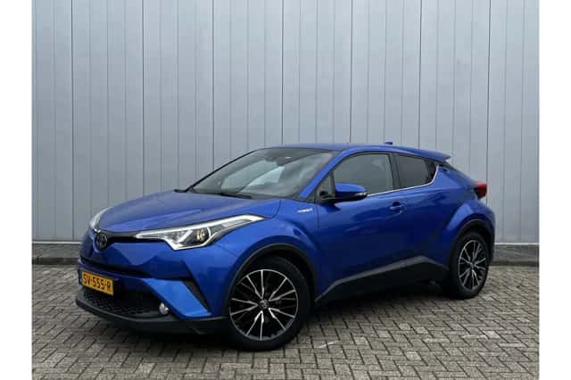 Toyota C-HR (2018) thumbnail 1