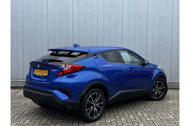 Toyota C-HR (2018) thumbnail 4