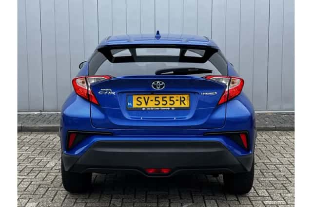 Toyota C-HR (2018) thumbnail 5