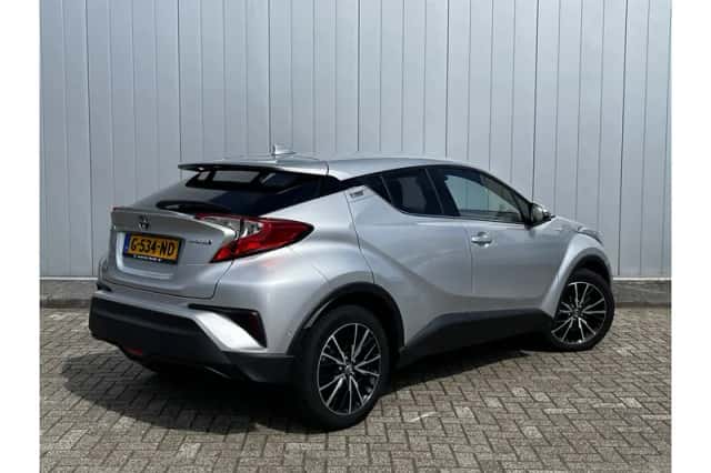 Toyota C-HR (2019) thumbnail 4
