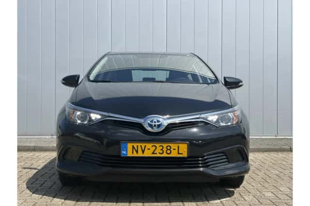 Toyota Auris (2017) thumbnail 4