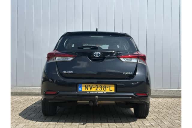 Toyota Auris (2017) thumbnail 5