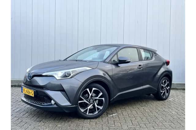 Toyota C-HR (2017) thumbnail 1