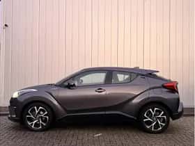 Toyota C-HR (2017) thumbnail 4