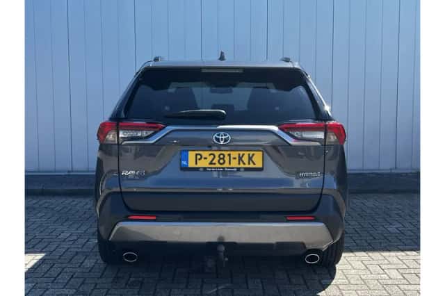 Toyota RAV4 (2021) thumbnail 3