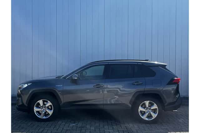 Toyota RAV4 (2021) thumbnail 4