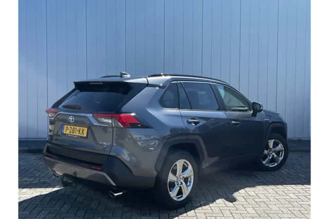 Toyota RAV4 (2021) thumbnail 5