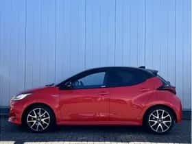Toyota Yaris (2020) thumbnail 2