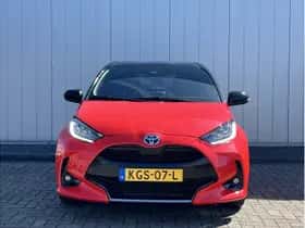 Toyota Yaris (2020) thumbnail 3
