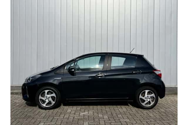 Toyota Yaris (2018) thumbnail 3