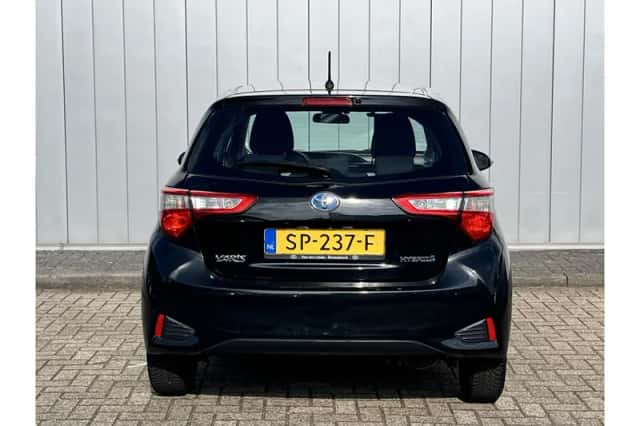 Toyota Yaris (2018) thumbnail 5