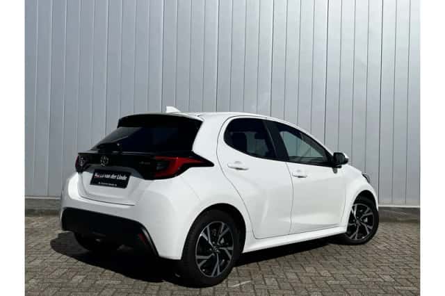 Toyota Yaris (2025) thumbnail 4