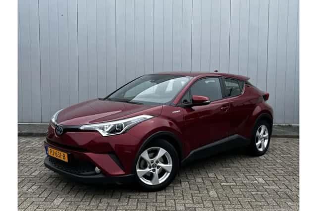 Toyota C-HR (2017) thumbnail 1