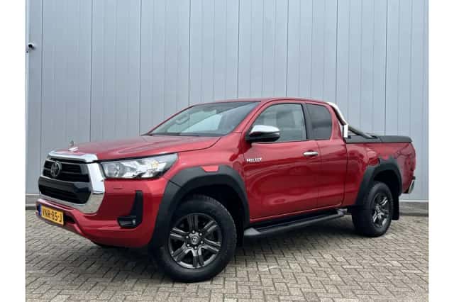 Toyota Hilux (2022) thumbnail 1